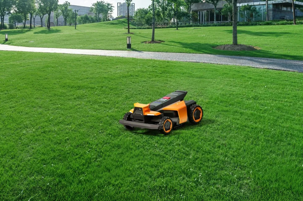 Segway Terranox CM240M1 Robotgräsklippare