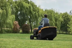 Stiga Estate 384E Batteridriven Trädgårdstraktor