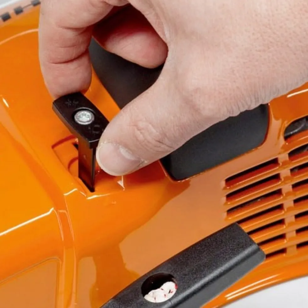 STIHL FS 240 C-E Röjsåg inkl. sele och tre skärutrustningar