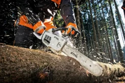 STIHL MS 201 C-M Motorsåg inkl. 30 cm svärd och kedja