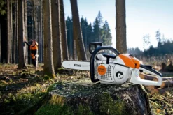 STIHL MS 201 C-M Motorsåg inkl. 30 cm svärd och kedja