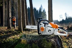 STIHL MS 201 C-M Motorsåg inkl. 30 cm svärd och kedja