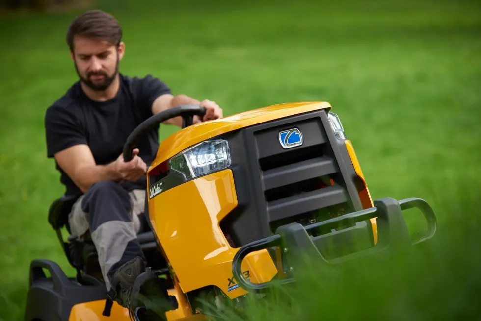 Trädgårdstraktor Cub Cadet XT3 QS127