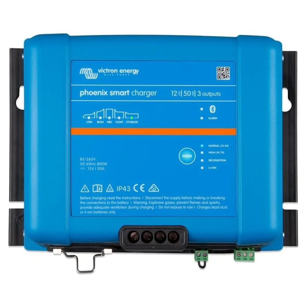Victron Energy Laddare Phoenix Smart 12V/50A IP43 3 utgångar med Bluetooth
