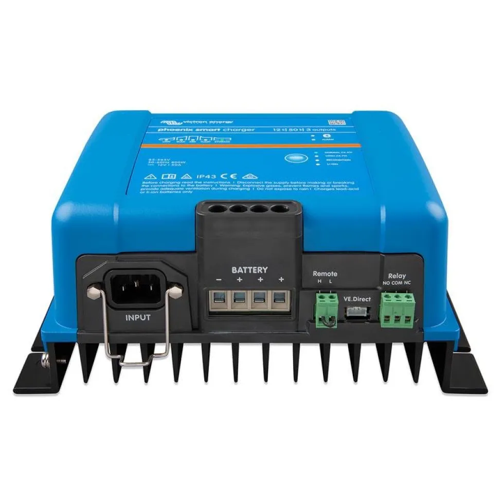Victron Energy Laddare Phoenix Smart 12V/50A IP43 3 utgångar med Bluetooth