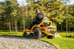 Zero-Turn Åkgräsklippare Cub Cadet Ultima XZ5 L107